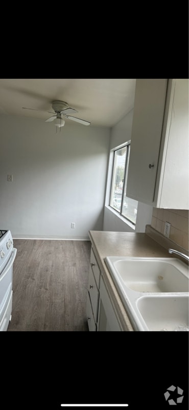 Building Photo - 3110 Livonia Ave Rental