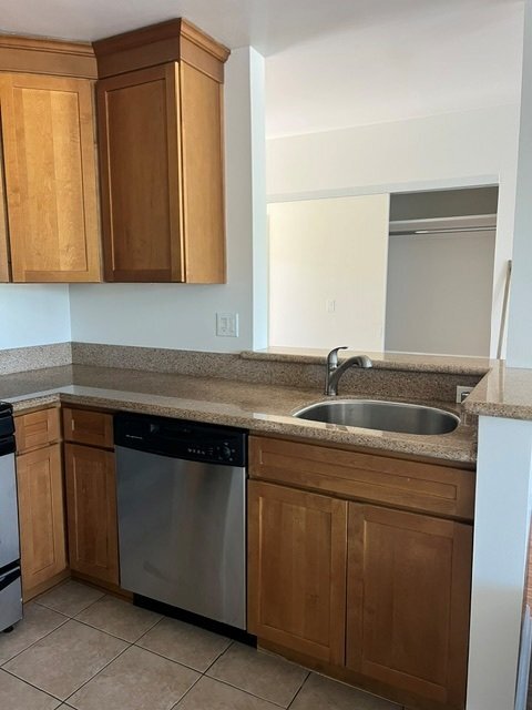 Photo - 20327 Saticoy St Unit 307