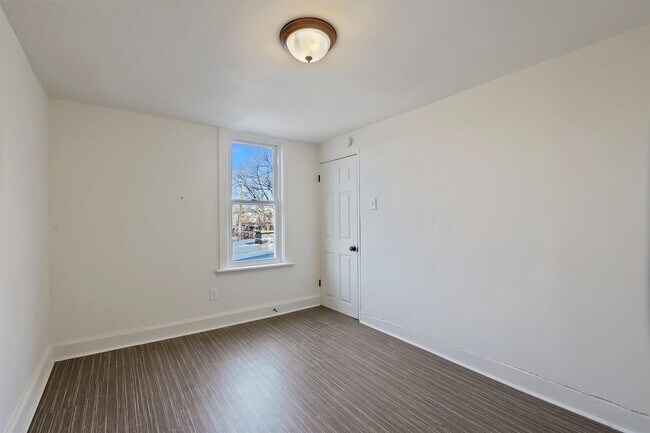 Photo - Bright 5 Bedroom, 1.5 Bath Home in Harrisburg, Pa!