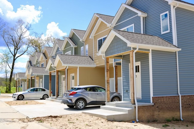 Building Photo - 1 Honey Locust Ln Rental
