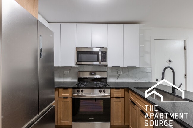 Building Photo - 1839 N Kedzie Ave Unit G