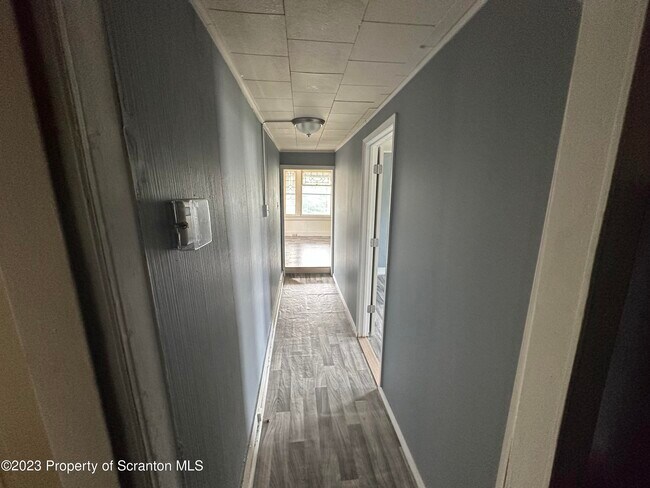 Photo - 161 S Main St