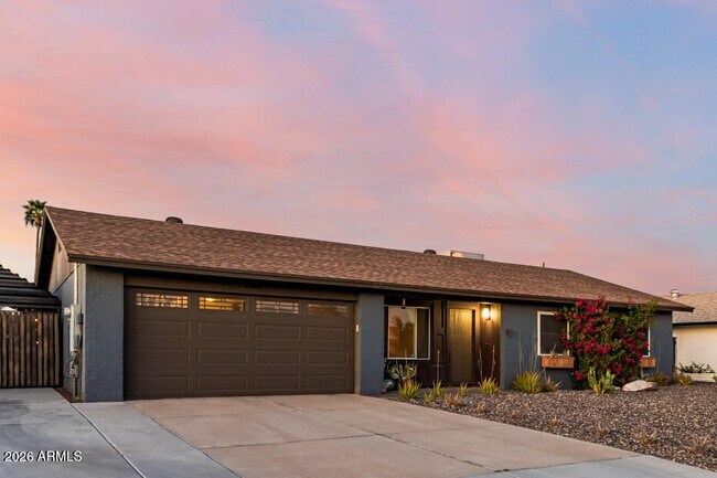 Photo - 2200 N Los Altos Dr
