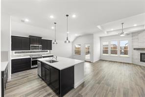 Photo - 619 Creekview Ln