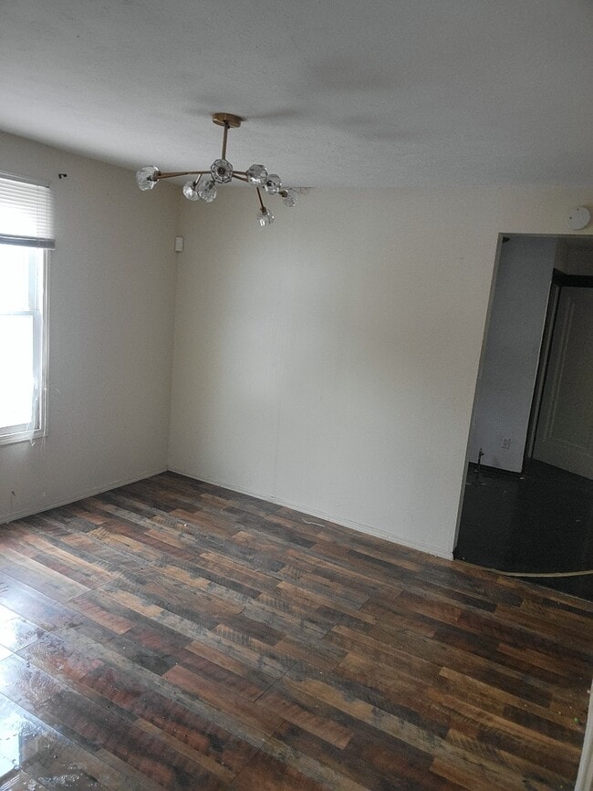 Photo - 1657 Pointview Ave