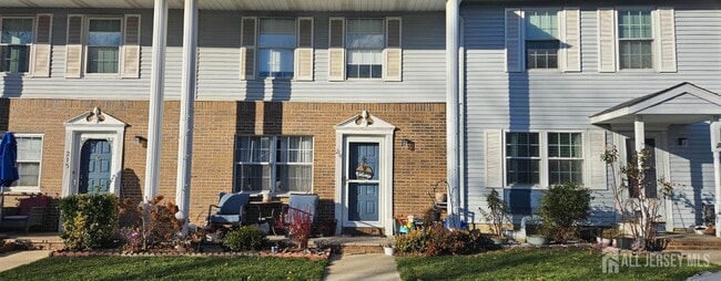 Building Photo - 214 Gambocz Ct