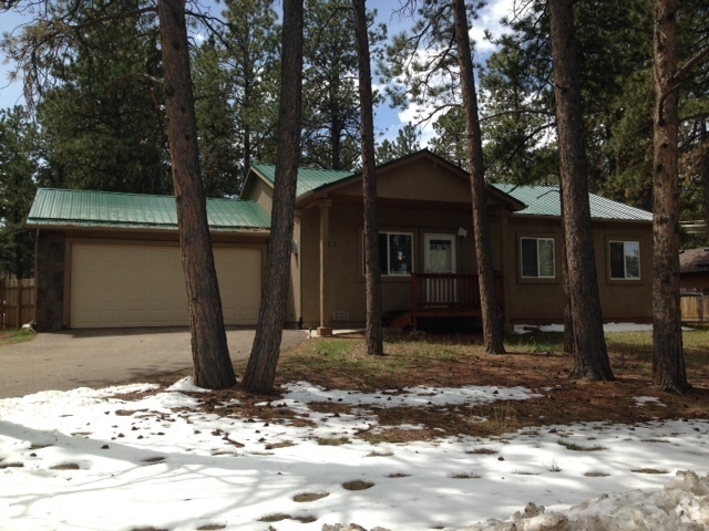 Building Photo - Adorable 3 Bedroom Home in Woodland Park