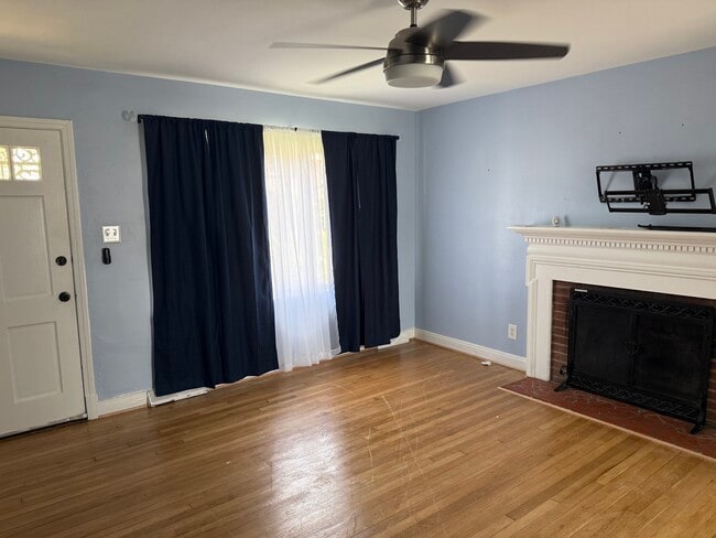 Photo - 1217 Wallace St