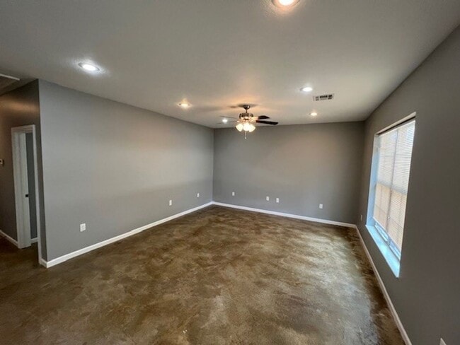 Photo - 2 Bedroom 1 Bath Apartment