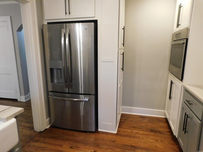 Photo - 412 W 19th St