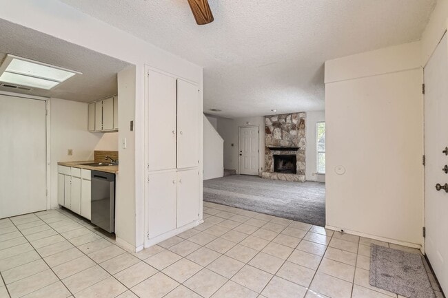 Photo - 2 Bedroom Condo in West Lake Hills- Eanes ISD