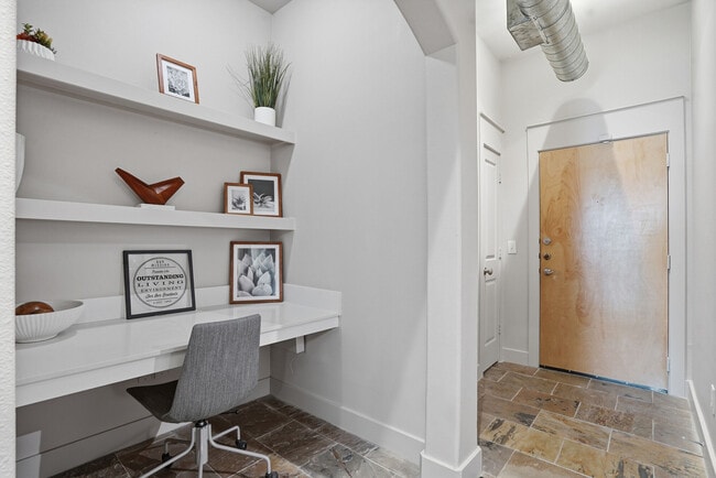 2BD, 2BA - 1252SF - Entryway