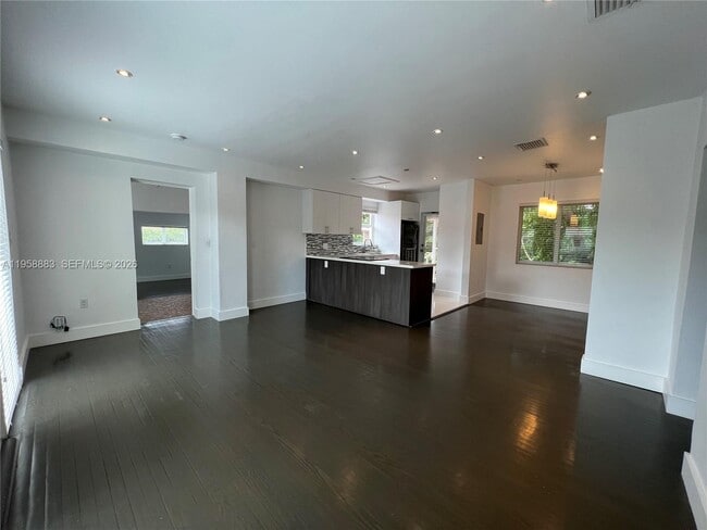 Photo - 125 NW 100th St