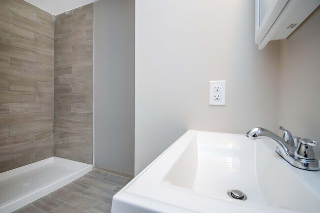 Photo - 479 Farmington Ave Unit 203