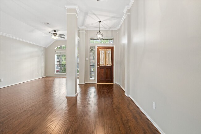 Photo - 8415 Trophy Pl Dr House