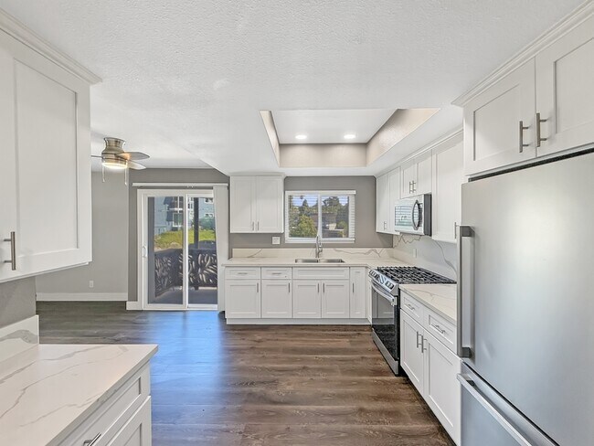 Photo - 825 Normark Terrace