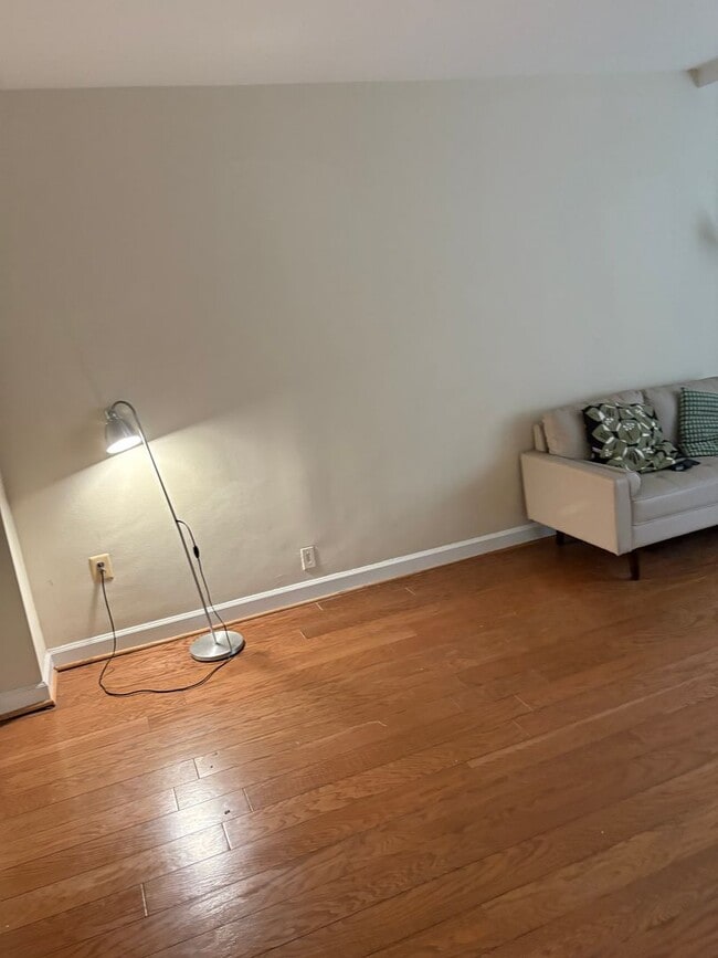 Photo - New Updated Spacious Studio