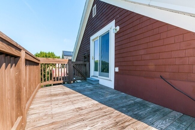 Photo - 76 Wenham St Unit 3