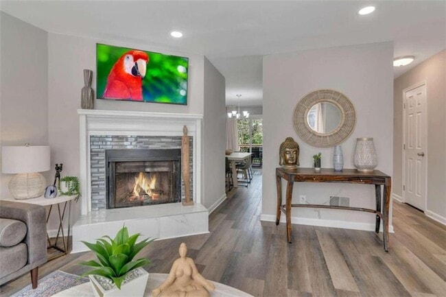 2101 Valley Oaks Dr SE