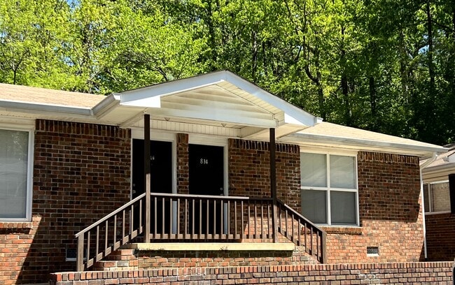 Building Photo - 800 Lullwater Rd Unit 816