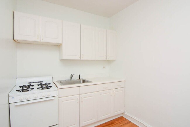 544 W Wellington Ave Unit 403