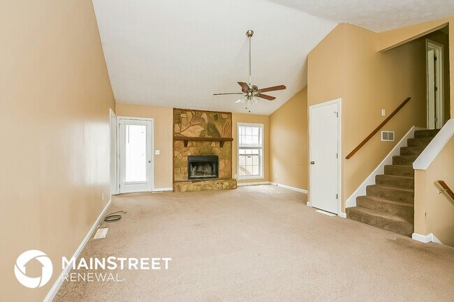 Photo - 4372 Lakeside Hills Way NE