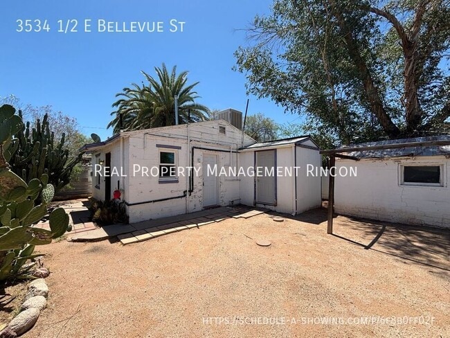 Building Photo - 3534 1/2 E Bellevue St-