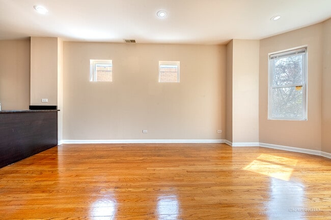 Photo - 8225 S Prairie Ave Unidad 1