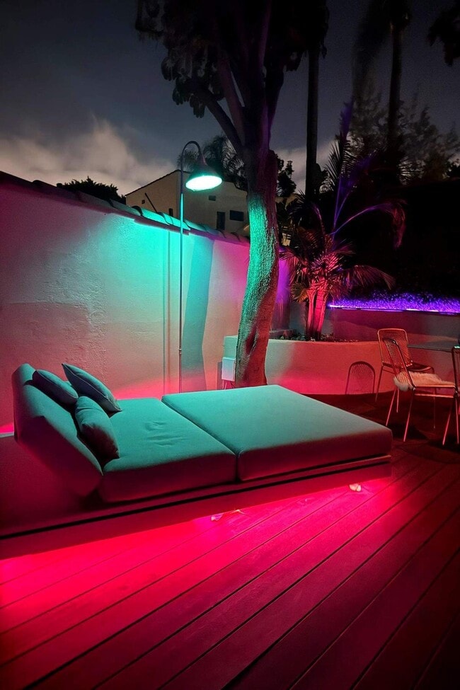 Photo - 2066 Glencoe Way