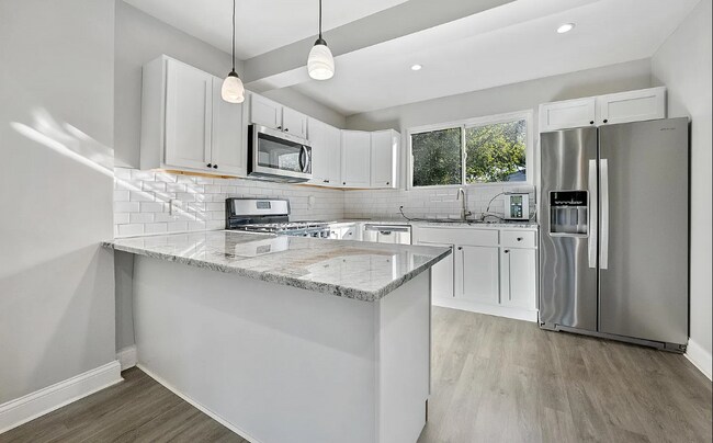 Photo - 472 Graham St