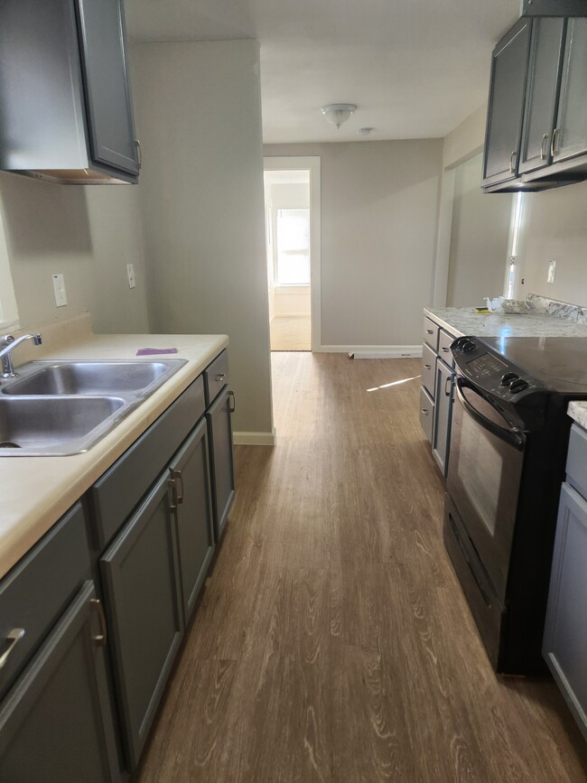 Photo - 130 OliveUnit 201B