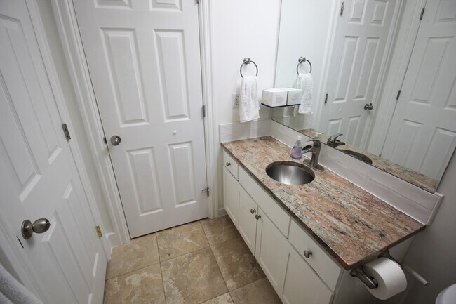 Photo - 625 E 200 S