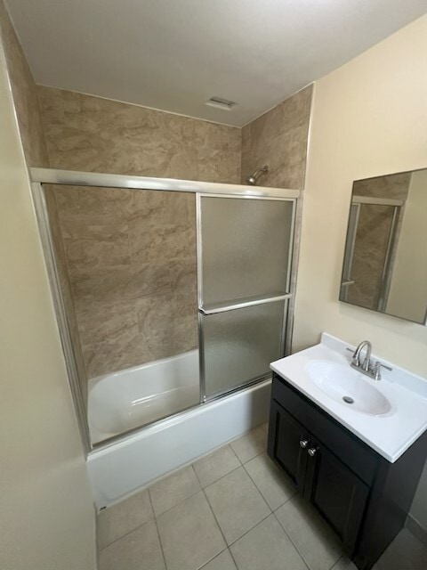 Bathroom - 2570 Southern Ave Unit #D