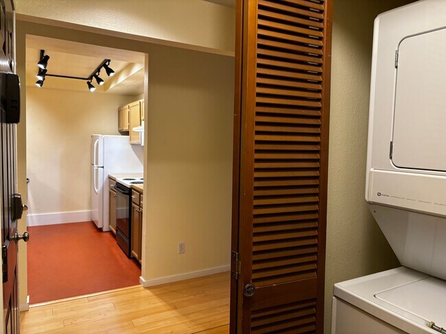 Photo - Maple Leaf Condo, 2 bedroom, 2 bath