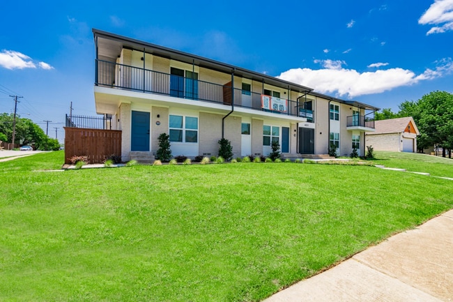Building Photo - Kirby Yards at Bishop Ridge Rental