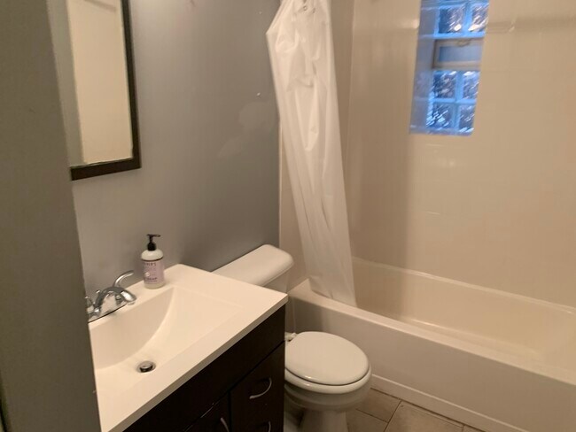 Photo - 2625 W Ainslie St Unit G