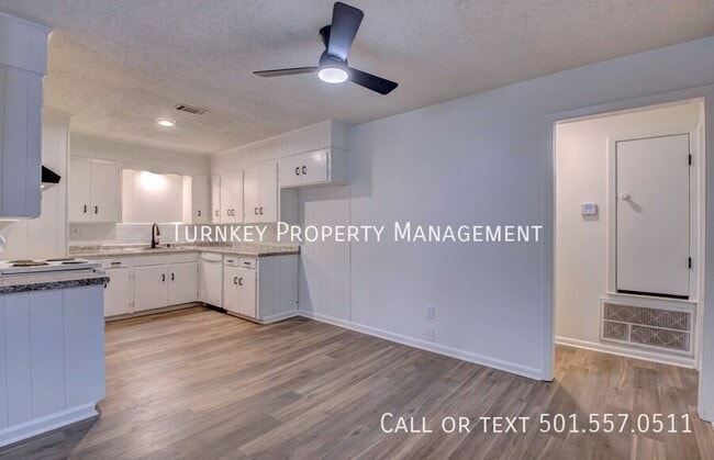 Photo - 1905 Labette Manor Dr Unit B