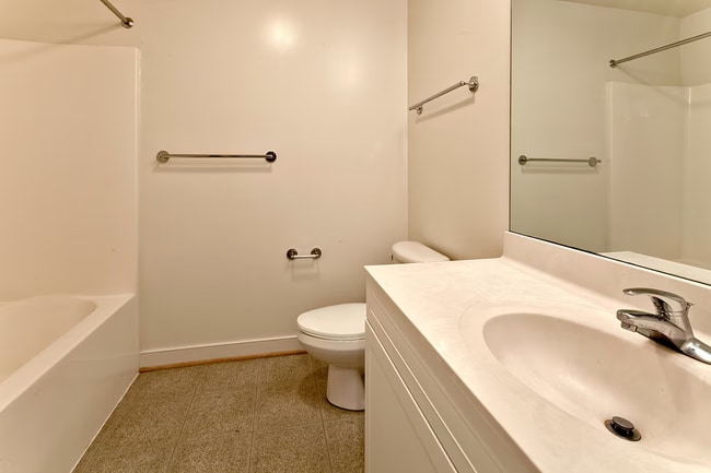 Photo - Grandmarc at the Corner