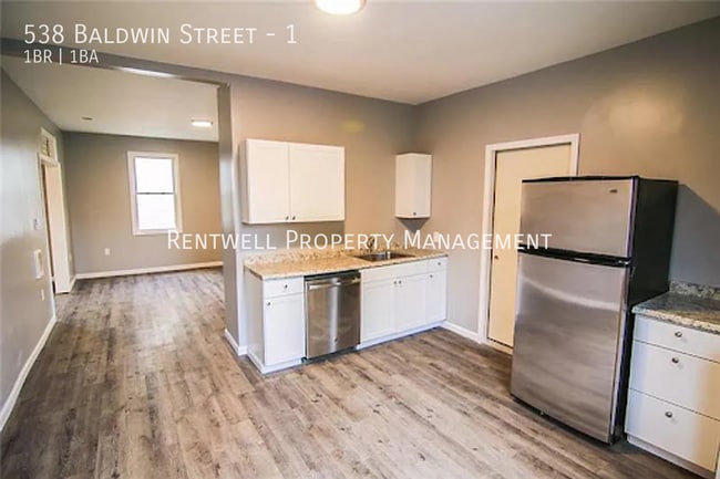 Photo - 538 Baldwin St Unit 1