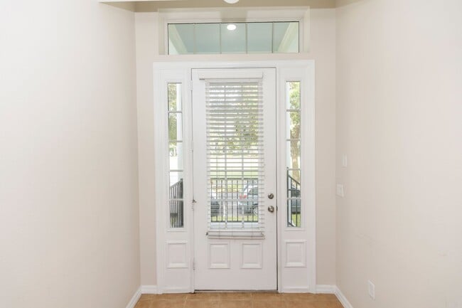 Photo - 3-story, 3/3.5, updated, townhome in the h...