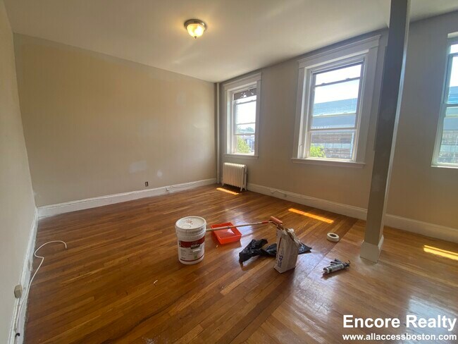 Photo - 1189 Commonwealth Ave Unidad 6