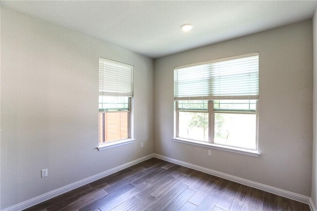 Photo - 8108 Ausblick Ave