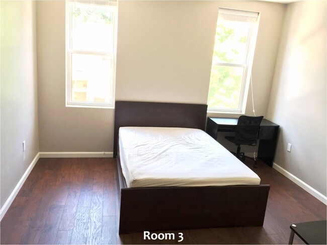 Photo - 711 N Dekalb St