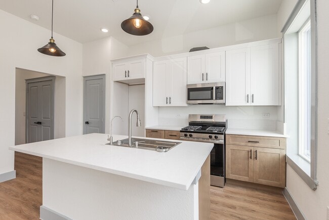 Photo - 704 S 1st St Unit B2