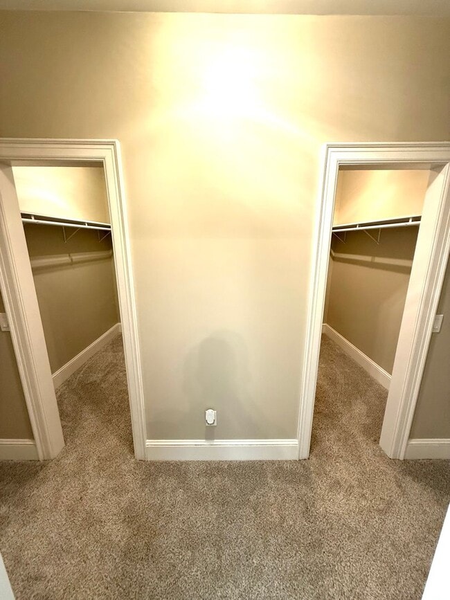 Photo - ** 4 Bed 3 Bath located in Old Cloverdale ** Call 334-366-9198 to schedule a self-tour