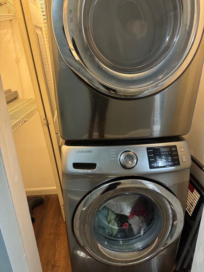 Photo - 290 Ogden St Unidad 3