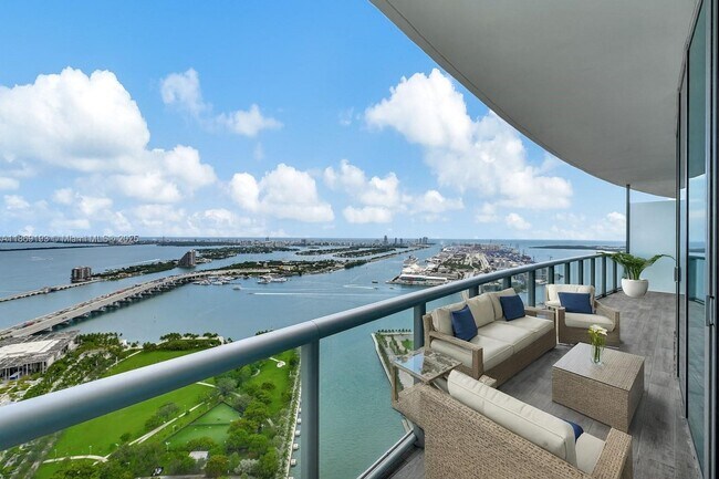 Building Photo - 888 Biscayne Blvd Unit 5010 Rental