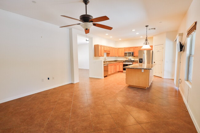 Photo - 819 W Vuelta Granadina