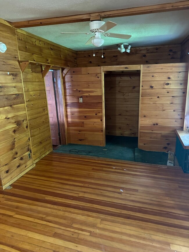 Building Photo - 44 W Van Vechten St Unit 1