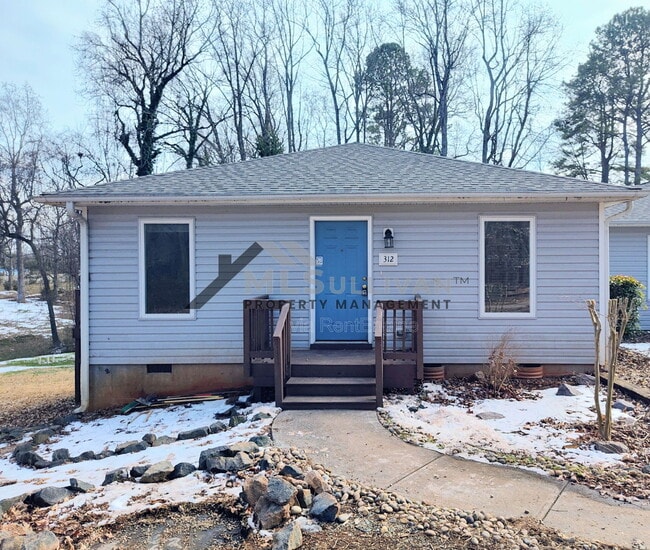 Building Photo - 312 Lakeshore Dr